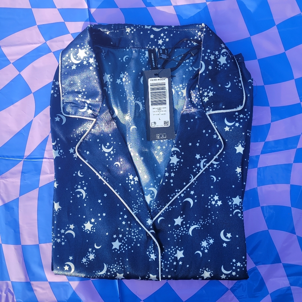 Vero Modo Celestial Moon & Stars Print Button Down Sleep Shirt - Picture 4 of 4